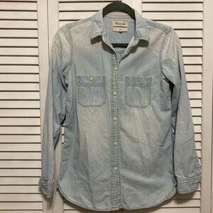 Madewell Slim Faded Blue Button Down Size Extra Small